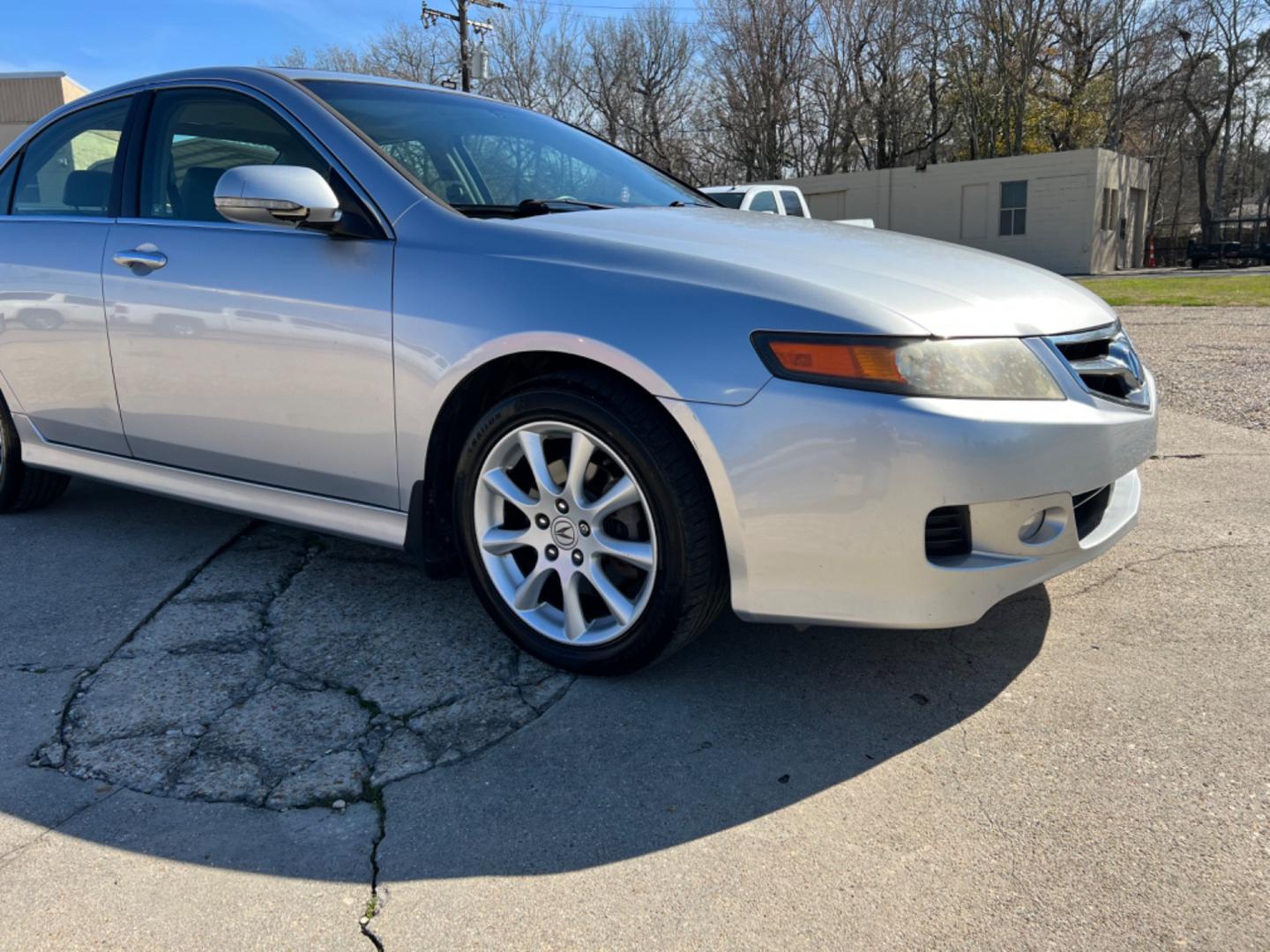 2006 Silver /Gray Acura TSX (JH4CL969X6C) with an 2.4 engine, Automatic transmission, located at 4520 Airline Hwy, Baton Rouge, LA, 70805, (225) 357-1497, 30.509325, -91.145432 - 2006 Acura TSX 2.4L 4 Cylinder, Auto, 126K Miles, Leather, Sunroof, Navigation, Power Windows, Locks & Mirrors, NO IN HOUSE FINANCING. FOR INFO PLEASE CONTACT JEFF AT 225 357-1497 CHECK OUT OUR A+ RATING WITH THE BETTER BUSINESS BUREAU WE HAVE BEEN A FAMILY OWNED AND OPERATED BUSINESS AT THE SAME - Photo#3